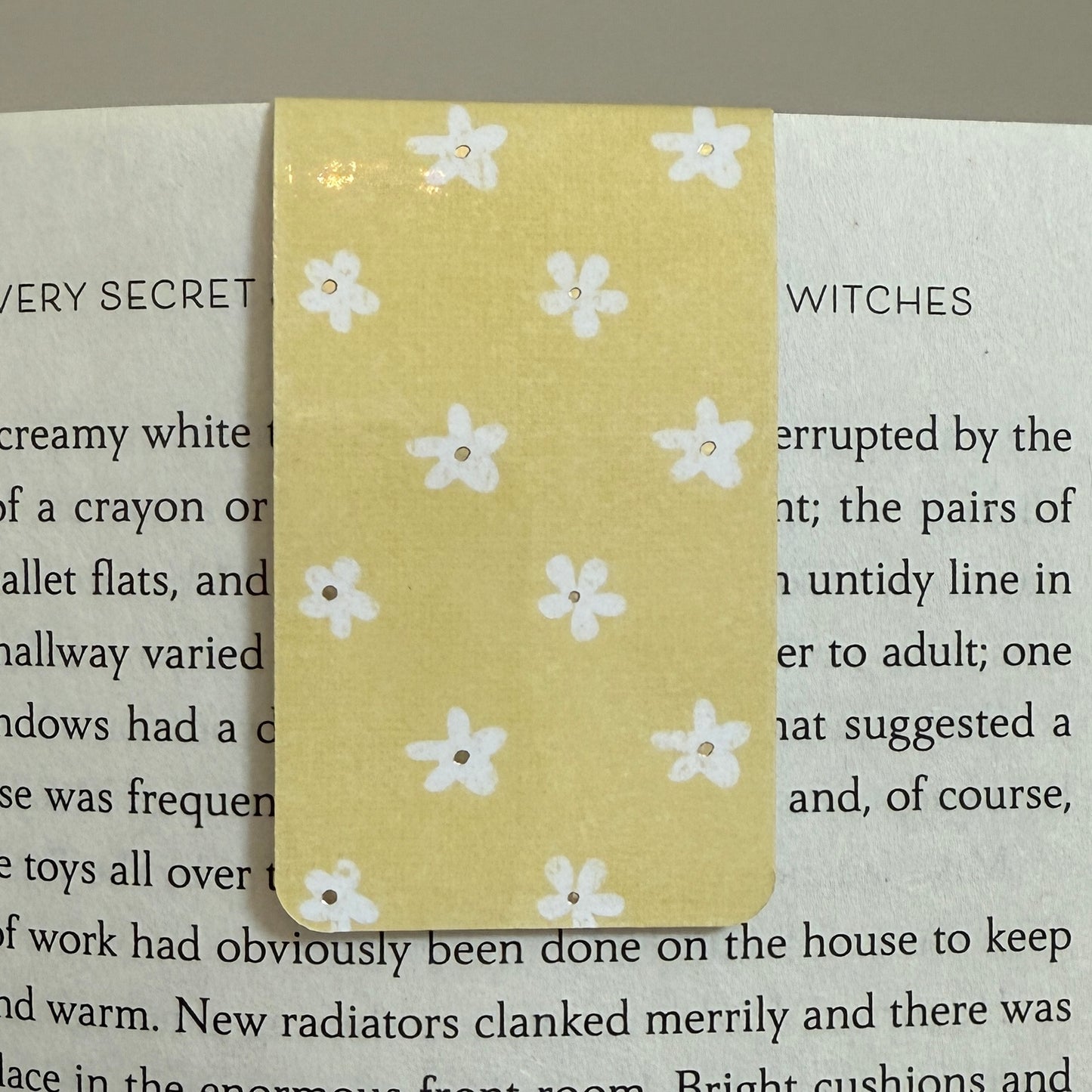 Breezy Magnetic Bookmarks (Set of 2)